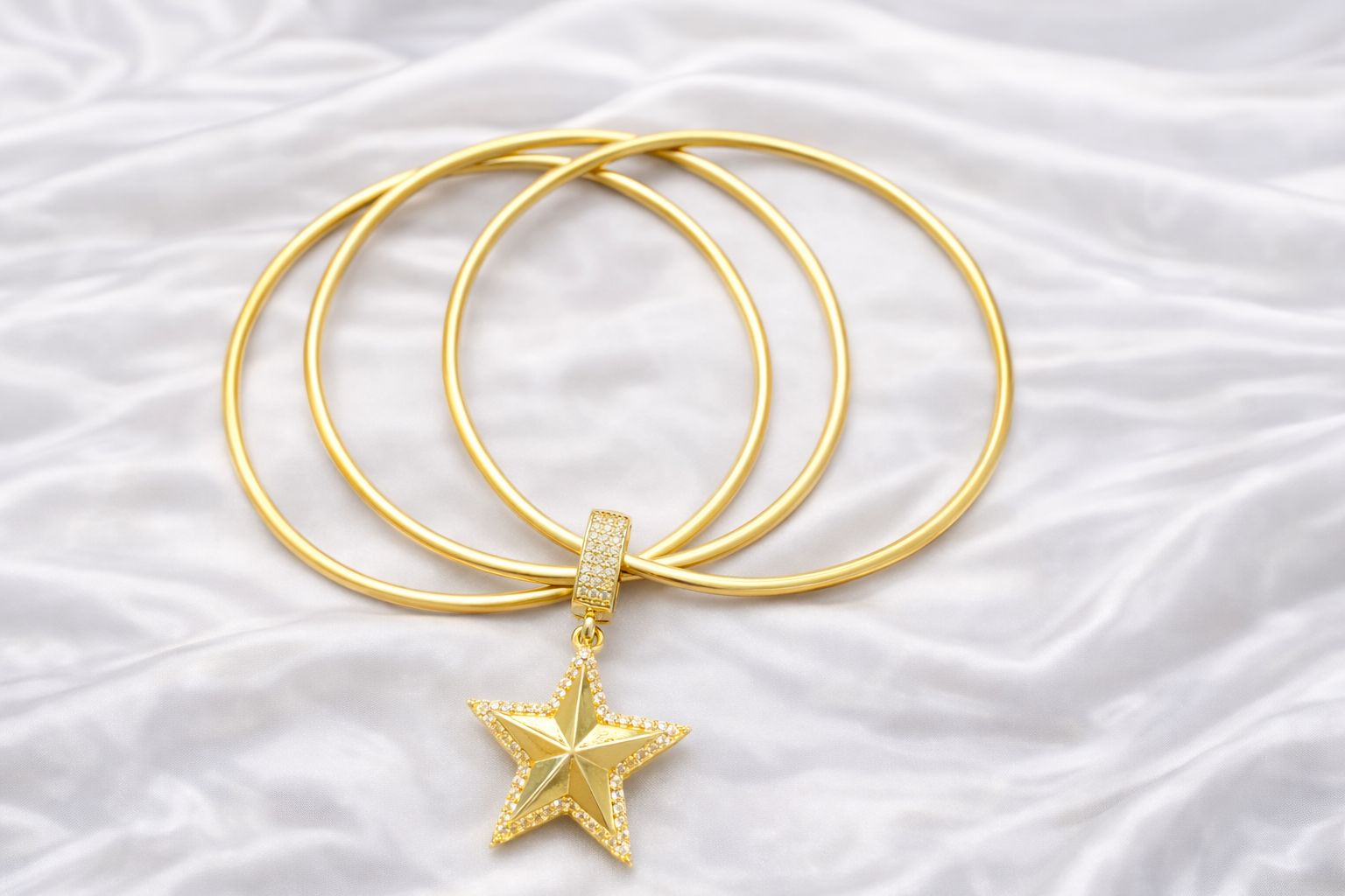 ajda yıldız 1 Yıldız Detay Charmlı 3'Lü Bilezik - Görsel 1